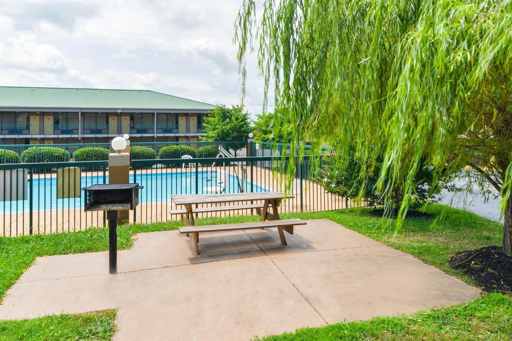 Americas Best Value Inn - Goodlettsville Exterior foto